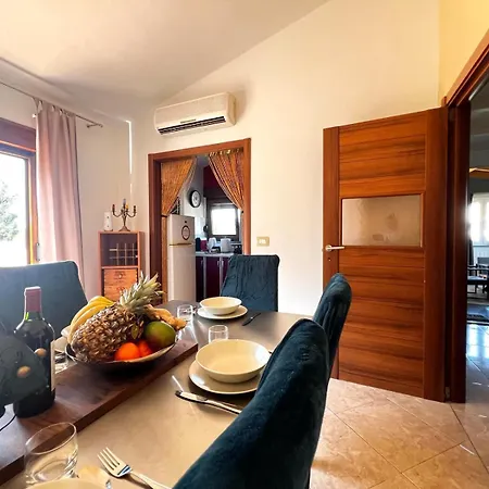 Apartment Captain's